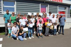 Photos de groupe au baptême d'avion avec Kiwanis