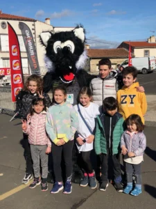 association Chloé Auvergne Surdité : enfants et mascotte